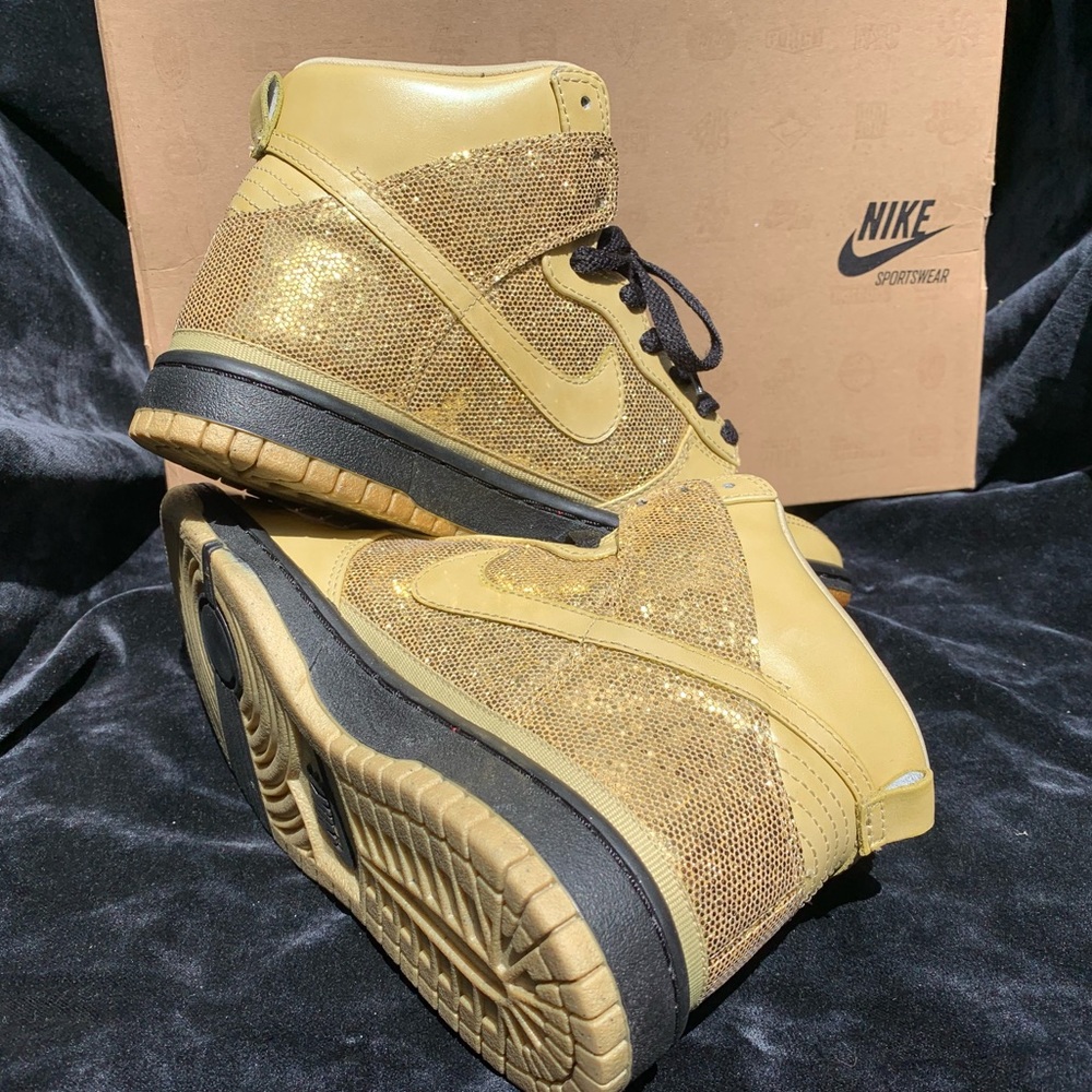 Nike SB Dunk High Skinny in gold ✨